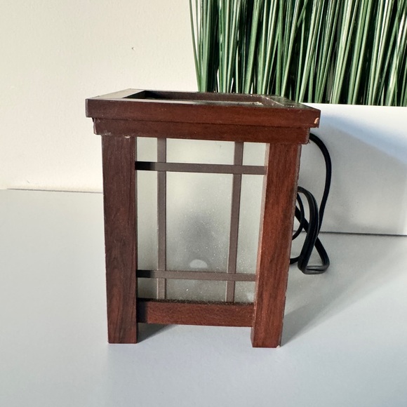 Elegant Brown Wooden Lantern - Picture 2 of 5